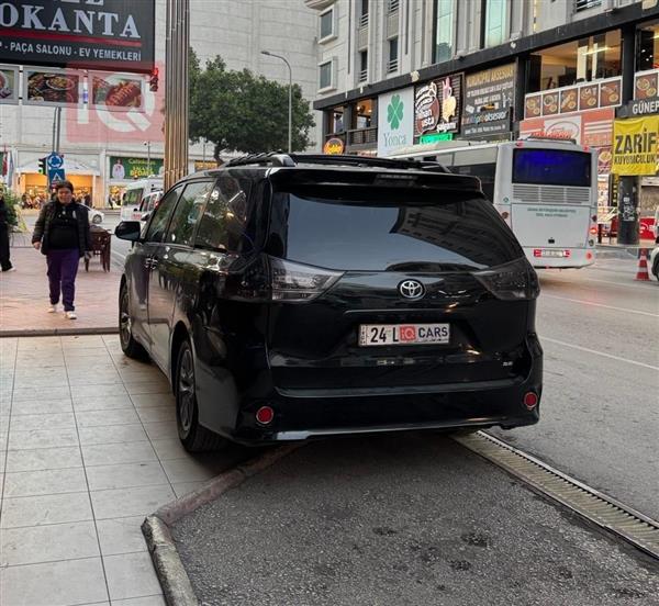 تويوتا سيينا 2017 للبيع في العراق - دهوك